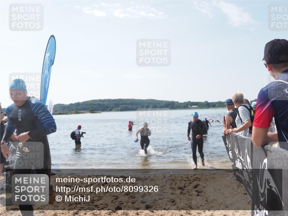 22.06.2025 - Viking Triathlon MichiJ http://msf.ph/oto/8099326 22.06.2025 10:43:49 Schwimmen 362, 410, 480, 531 meine-sportfotos.de