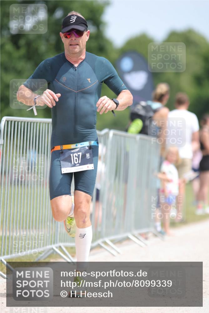 22.06.2025 - Viking Triathlon H.Heesch http://msf.ph/oto/8099339 22.06.2025 13:16:36 Laufen 167 meine-sportfotos.de