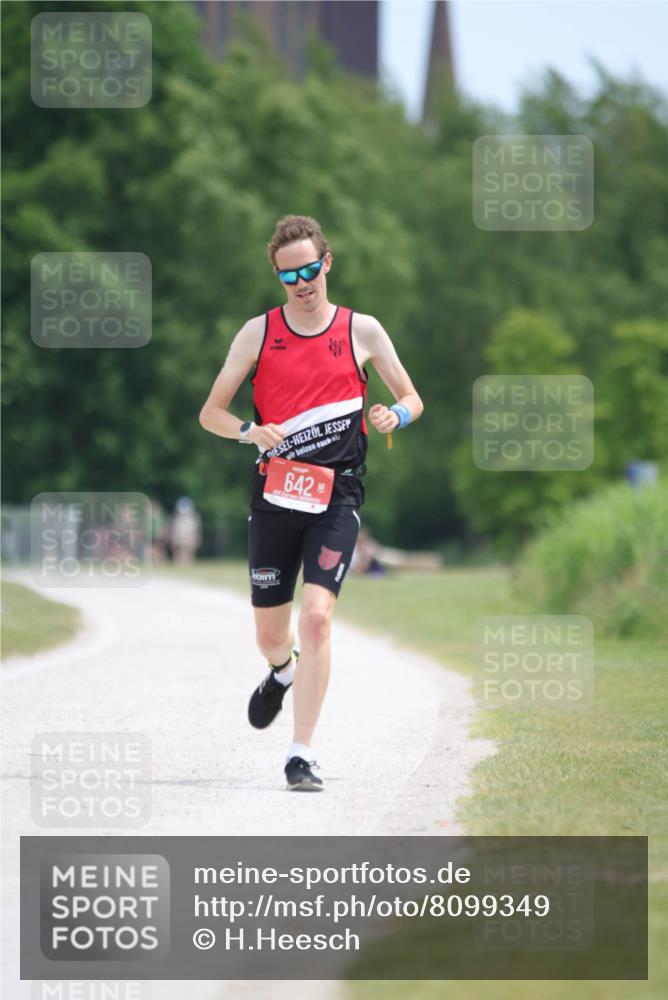 22.06.2025 - Viking Triathlon H.Heesch http://msf.ph/oto/8099349 22.06.2025 12:44:32 Laufen 642 meine-sportfotos.de