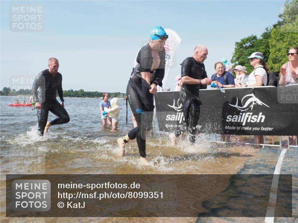 22.06.2025 - Viking Triathlon KatJ http://msf.ph/oto/8099351 22.06.2025 10:32:30 Schwimmen 53, 80, 147, 170, 173, 208, 461, 492 meine-sportfotos.de