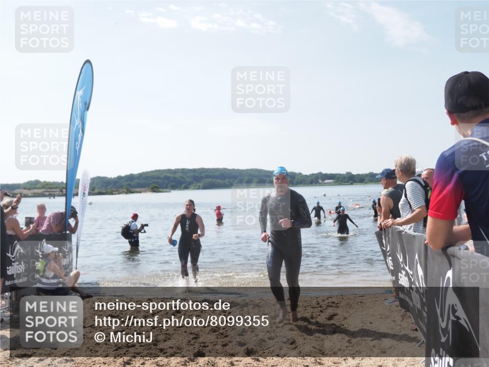22.06.2025 - Viking Triathlon MichiJ http://msf.ph/oto/8099355 22.06.2025 10:43:51 Schwimmen 41, 249, 362, 410, 531 meine-sportfotos.de