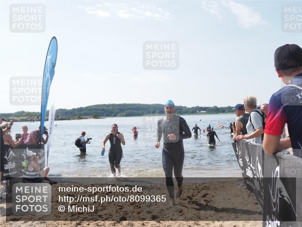 22.06.2025 - Viking Triathlon MichiJ http://msf.ph/oto/8099365 22.06.2025 10:43:52 Schwimmen 41, 249, 362, 410, 531, 627 meine-sportfotos.de