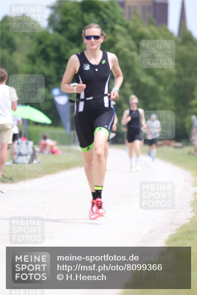22.06.2025 - Viking Triathlon H.Heesch http://msf.ph/oto/8099366 22.06.2025 13:32:14 Laufen 606 meine-sportfotos.de