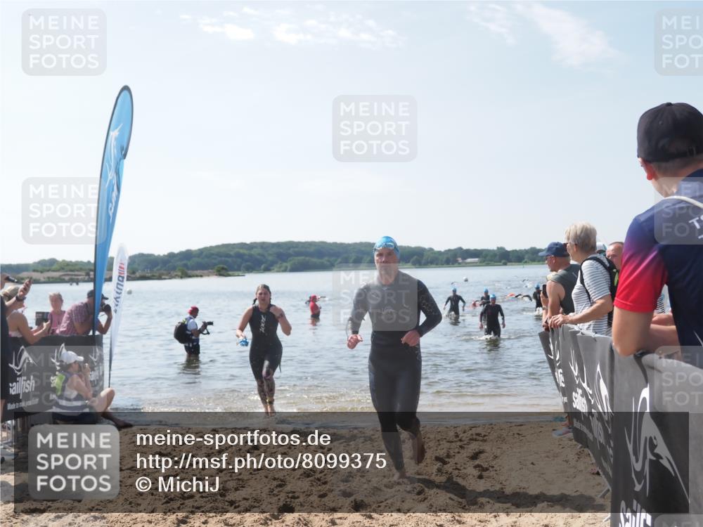 22.06.2025 - Viking Triathlon MichiJ http://msf.ph/oto/8099375 22.06.2025 10:43:52 Schwimmen 41, 249, 362, 410, 531, 627 meine-sportfotos.de