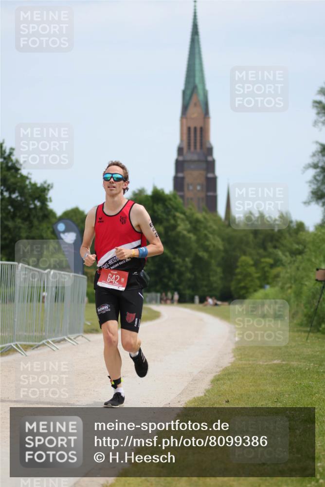22.06.2025 - Viking Triathlon H.Heesch http://msf.ph/oto/8099386 22.06.2025 12:44:35 Laufen 642 meine-sportfotos.de