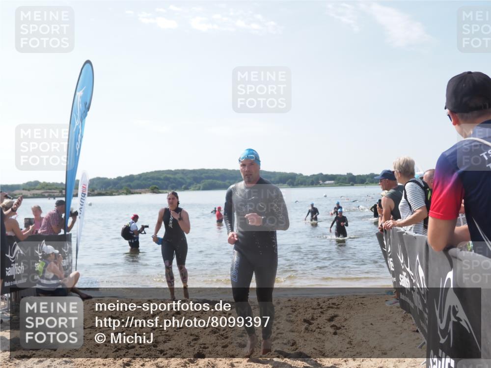 22.06.2025 - Viking Triathlon MichiJ http://msf.ph/oto/8099397 22.06.2025 10:43:52 Schwimmen 41, 249, 362, 410, 531, 627 meine-sportfotos.de