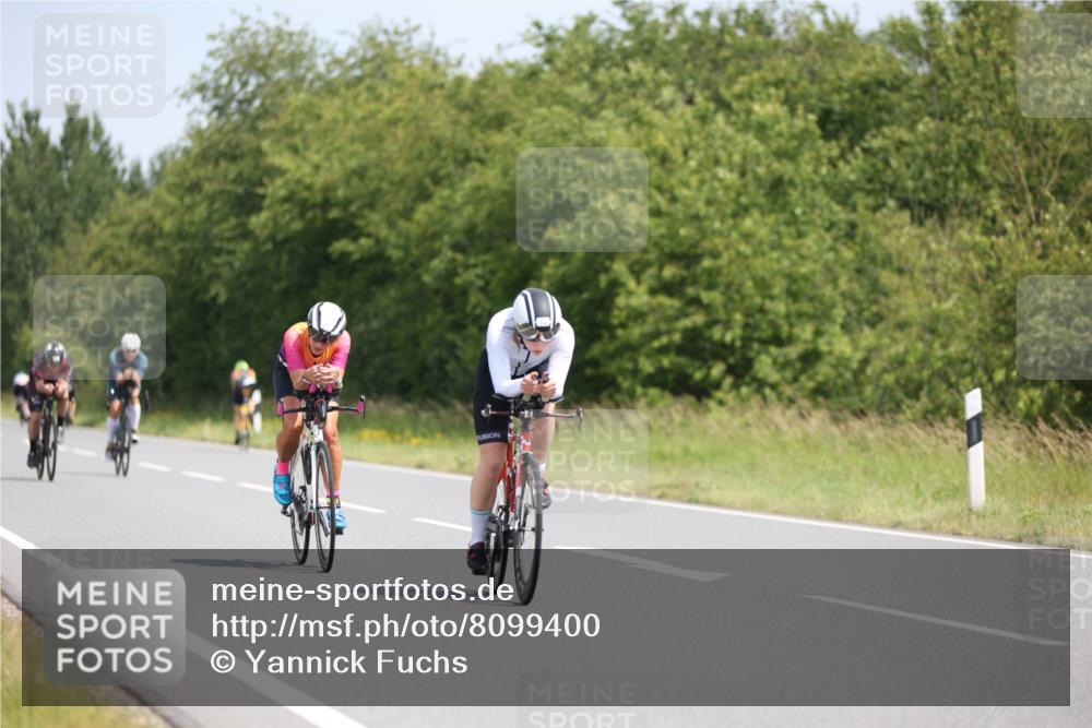 22.06.2025 - Viking Triathlon Yannick Fuchs http://msf.ph/oto/8099400 22.06.2025 12:02:40 Radfahren 18, 19, 40, 122, 187, 209, 244, 278, 316, 317, 350, 374, 377, 395, 428, 452, 506, 522, 536, 546, 630 meine-sportfotos.de