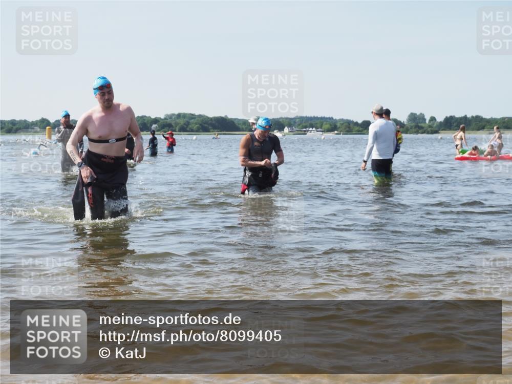 22.06.2025 - Viking Triathlon KatJ http://msf.ph/oto/8099405 22.06.2025 10:32:34 Schwimmen 53, 80, 170, 208, 278, 492 meine-sportfotos.de