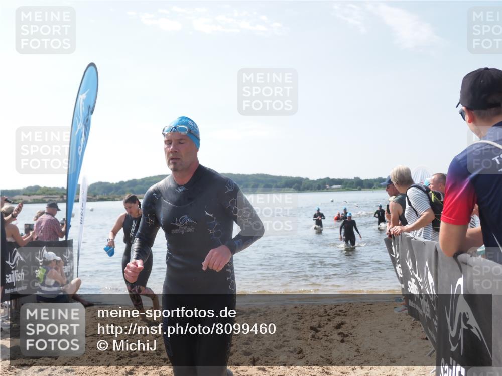 22.06.2025 - Viking Triathlon MichiJ http://msf.ph/oto/8099460 22.06.2025 10:43:53 Schwimmen 41, 249, 362, 442, 531, 627 meine-sportfotos.de