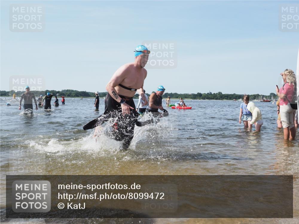 22.06.2025 - Viking Triathlon KatJ http://msf.ph/oto/8099472 22.06.2025 10:32:36 Schwimmen 80, 170, 208, 278, 492, 554 meine-sportfotos.de