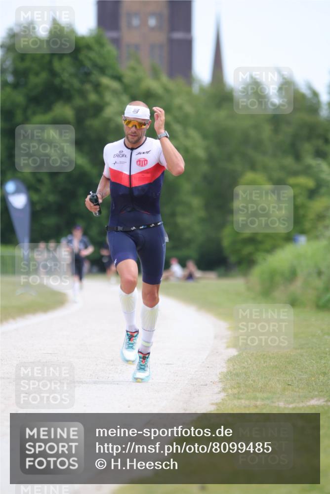 22.06.2025 - Viking Triathlon H.Heesch http://msf.ph/oto/8099485 22.06.2025 12:46:10 Laufen 122 meine-sportfotos.de