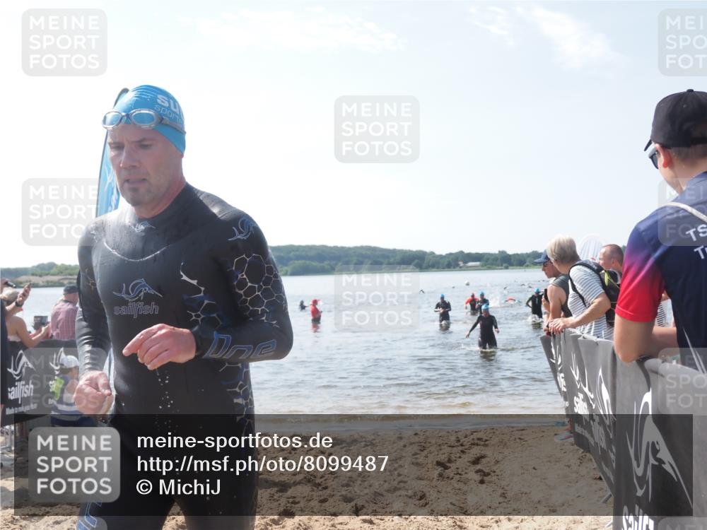 22.06.2025 - Viking Triathlon MichiJ http://msf.ph/oto/8099487 22.06.2025 10:43:53 Schwimmen 41, 249, 362, 442, 531, 627 meine-sportfotos.de
