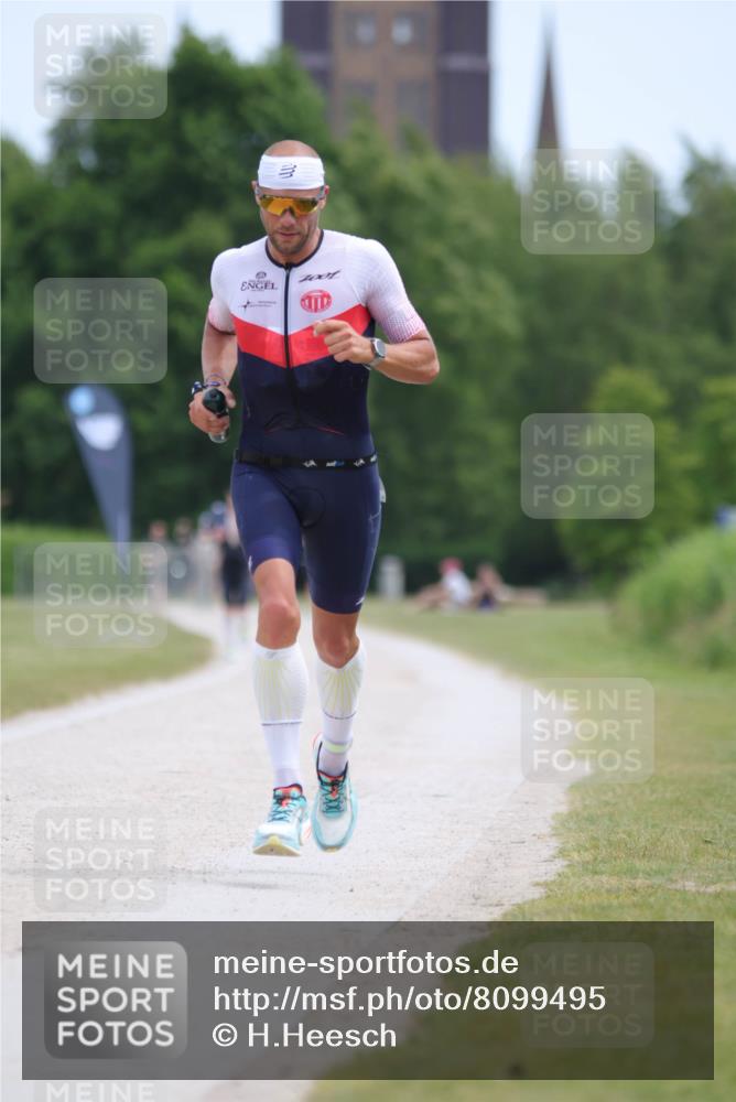 22.06.2025 - Viking Triathlon H.Heesch http://msf.ph/oto/8099495 22.06.2025 12:46:11 Laufen 122 meine-sportfotos.de