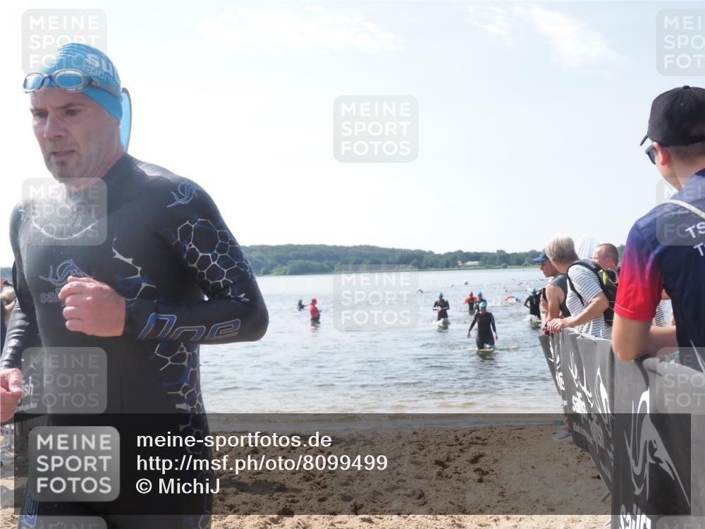 22.06.2025 - Viking Triathlon MichiJ http://msf.ph/oto/8099499 22.06.2025 10:43:54 Schwimmen 41, 249, 362, 442, 531, 627 meine-sportfotos.de