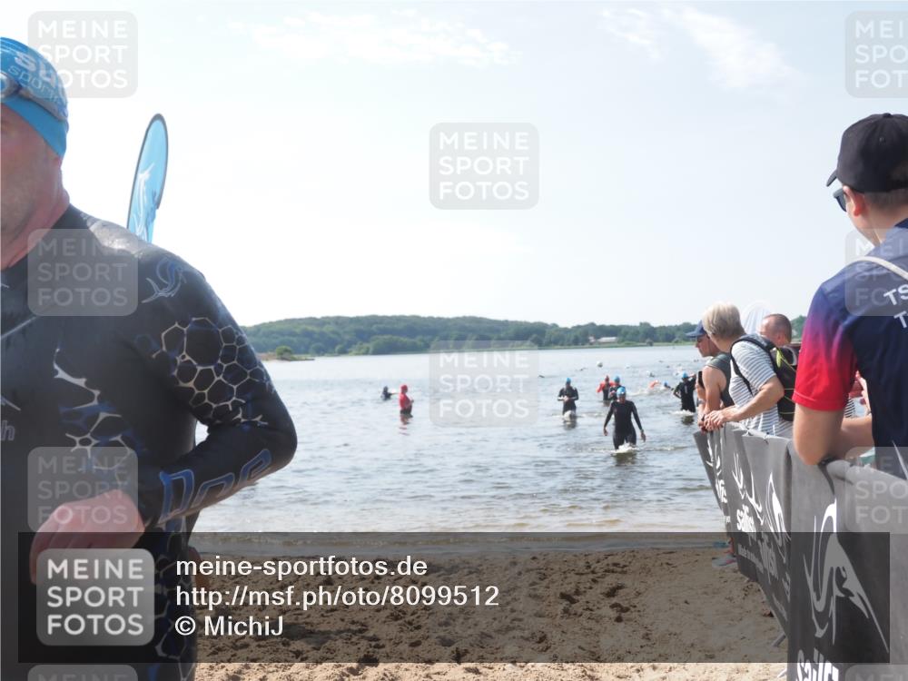 22.06.2025 - Viking Triathlon MichiJ http://msf.ph/oto/8099512 22.06.2025 10:43:54 Schwimmen 41, 249, 362, 442, 531, 627 meine-sportfotos.de