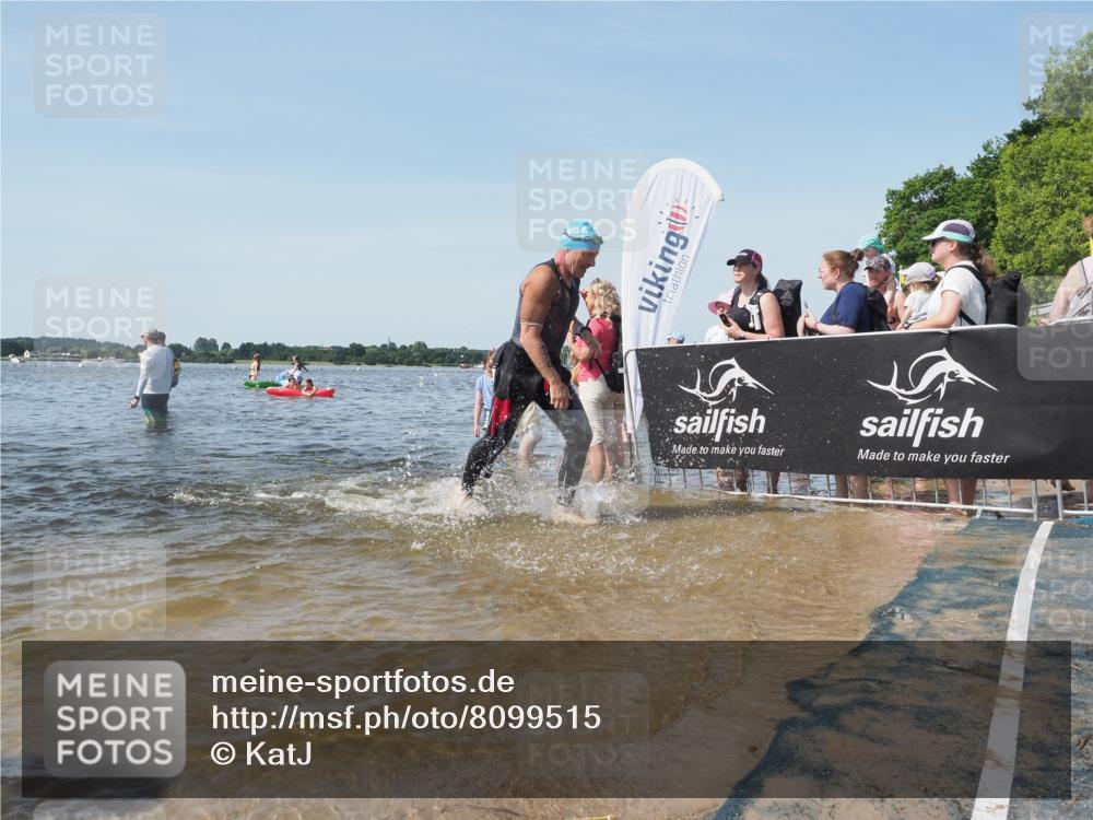 22.06.2025 - Viking Triathlon KatJ http://msf.ph/oto/8099515 22.06.2025 10:32:38 Schwimmen 80, 170, 208, 278, 492, 554 meine-sportfotos.de
