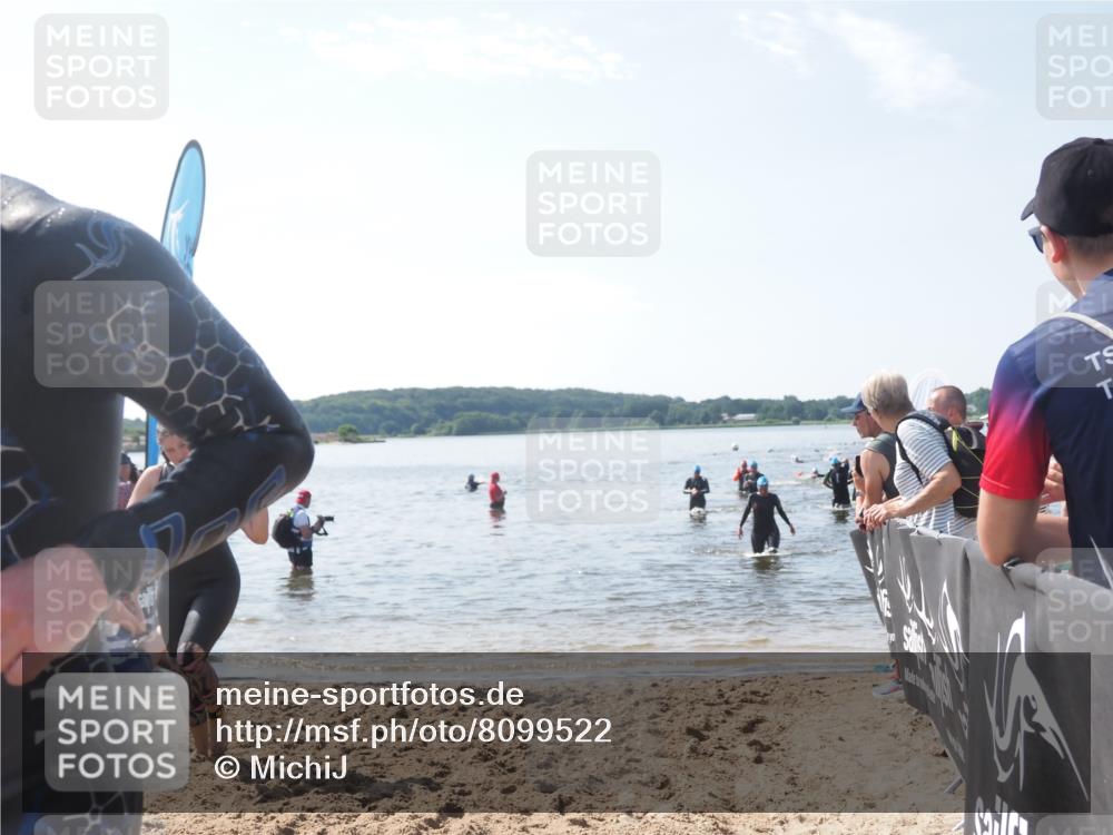 22.06.2025 - Viking Triathlon MichiJ http://msf.ph/oto/8099522 22.06.2025 10:43:54 Schwimmen 41, 249, 362, 442, 531, 627 meine-sportfotos.de