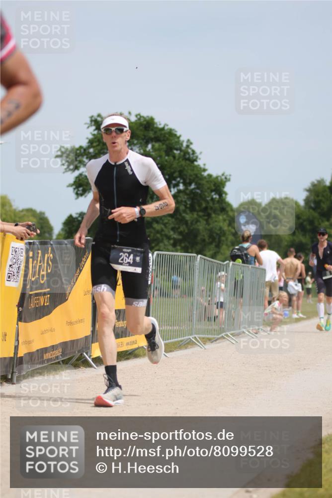 22.06.2025 - Viking Triathlon H.Heesch http://msf.ph/oto/8099528 22.06.2025 13:16:59 Laufen 75, 264, 443, 617 meine-sportfotos.de