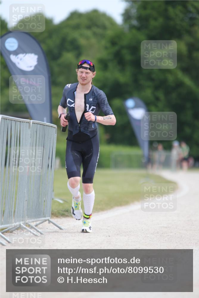 22.06.2025 - Viking Triathlon H.Heesch http://msf.ph/oto/8099530 22.06.2025 12:46:24 Laufen 526 meine-sportfotos.de