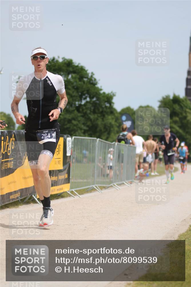 22.06.2025 - Viking Triathlon H.Heesch http://msf.ph/oto/8099539 22.06.2025 13:16:59 Laufen 75, 264, 443, 617 meine-sportfotos.de
