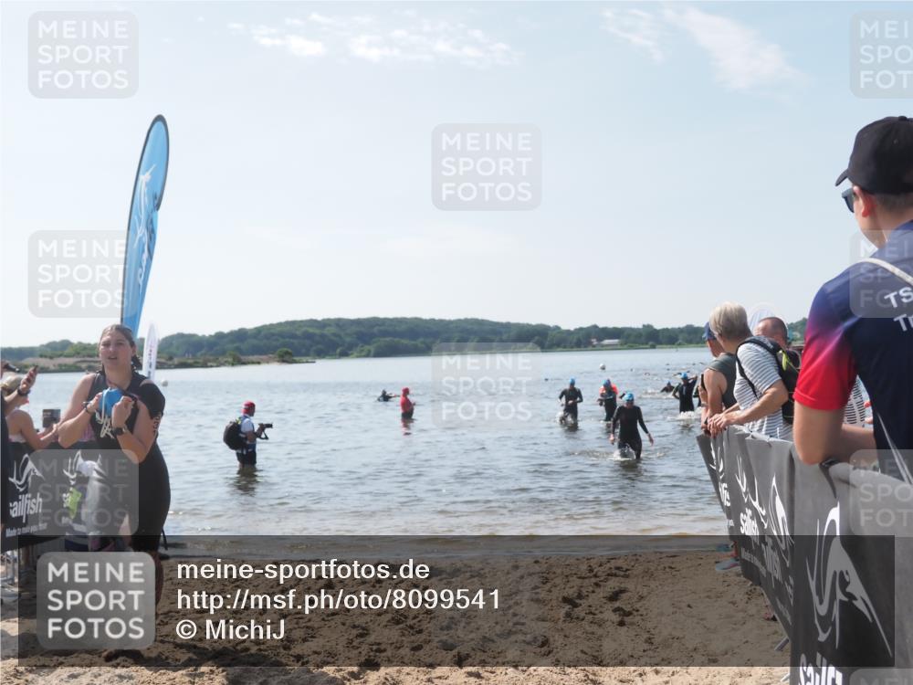 22.06.2025 - Viking Triathlon MichiJ http://msf.ph/oto/8099541 22.06.2025 10:43:54 Schwimmen 41, 249, 362, 442, 531, 627 meine-sportfotos.de