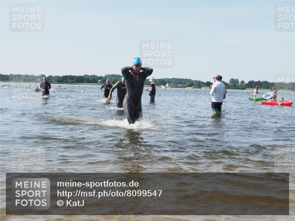 22.06.2025 - Viking Triathlon KatJ http://msf.ph/oto/8099547 22.06.2025 10:32:41 Schwimmen 80, 170, 208, 278, 554 meine-sportfotos.de