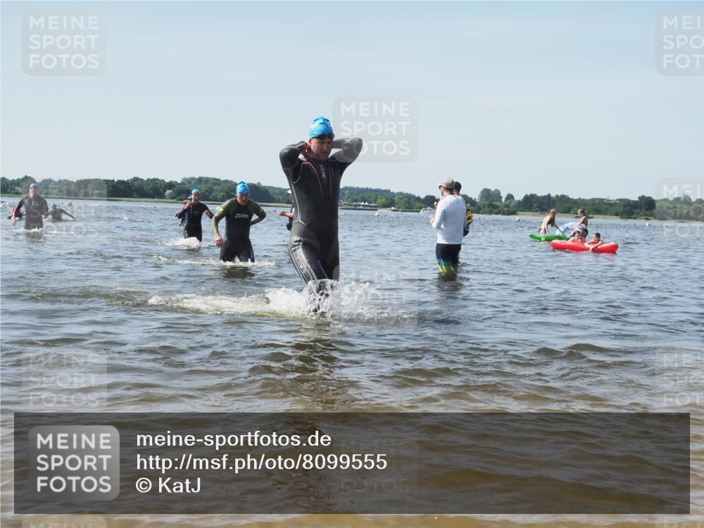 22.06.2025 - Viking Triathlon KatJ http://msf.ph/oto/8099555 22.06.2025 10:32:41 Schwimmen 80, 170, 208, 278, 554 meine-sportfotos.de
