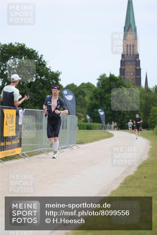 22.06.2025 - Viking Triathlon H.Heesch http://msf.ph/oto/8099556 22.06.2025 12:46:27 Laufen 526 meine-sportfotos.de