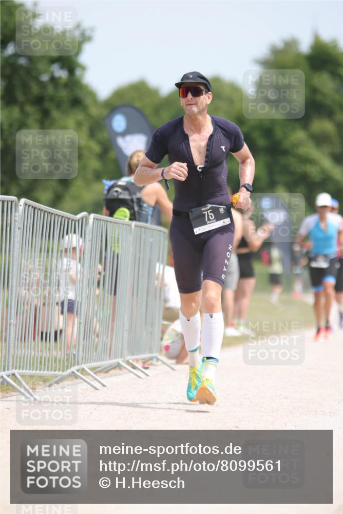 22.06.2025 - Viking Triathlon H.Heesch http://msf.ph/oto/8099561 22.06.2025 13:17:02 Laufen 75, 264, 443 meine-sportfotos.de