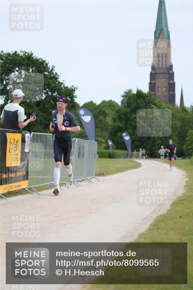 22.06.2025 - Viking Triathlon H.Heesch http://msf.ph/oto/8099565 22.06.2025 12:46:27 Laufen 526 meine-sportfotos.de