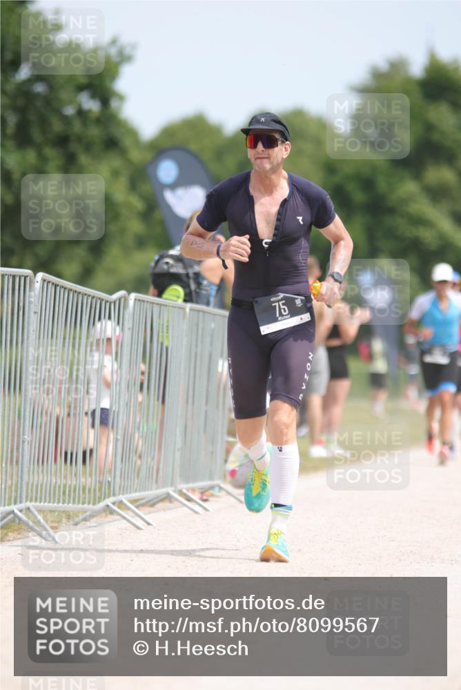 22.06.2025 - Viking Triathlon H.Heesch http://msf.ph/oto/8099567 22.06.2025 13:17:03 Laufen 75, 264 meine-sportfotos.de