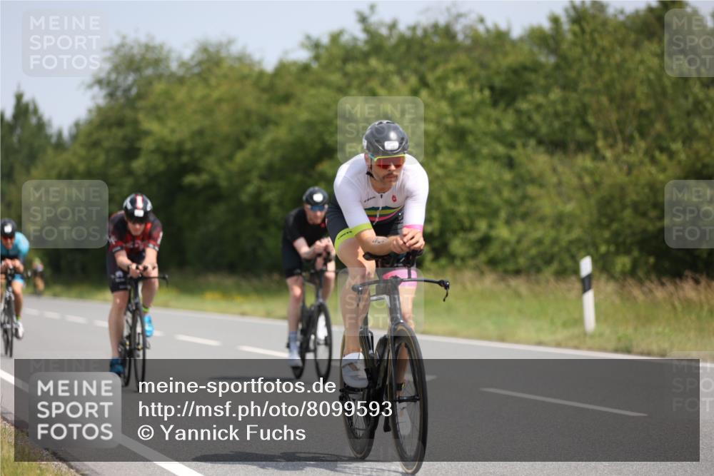 22.06.2025 - Viking Triathlon Yannick Fuchs http://msf.ph/oto/8099593 22.06.2025 12:02:45 Radfahren 18, 19, 40, 84, 122, 127, 137, 187, 209, 240, 244, 316, 317, 374, 377, 395, 428, 452, 506, 531, 630 meine-sportfotos.de