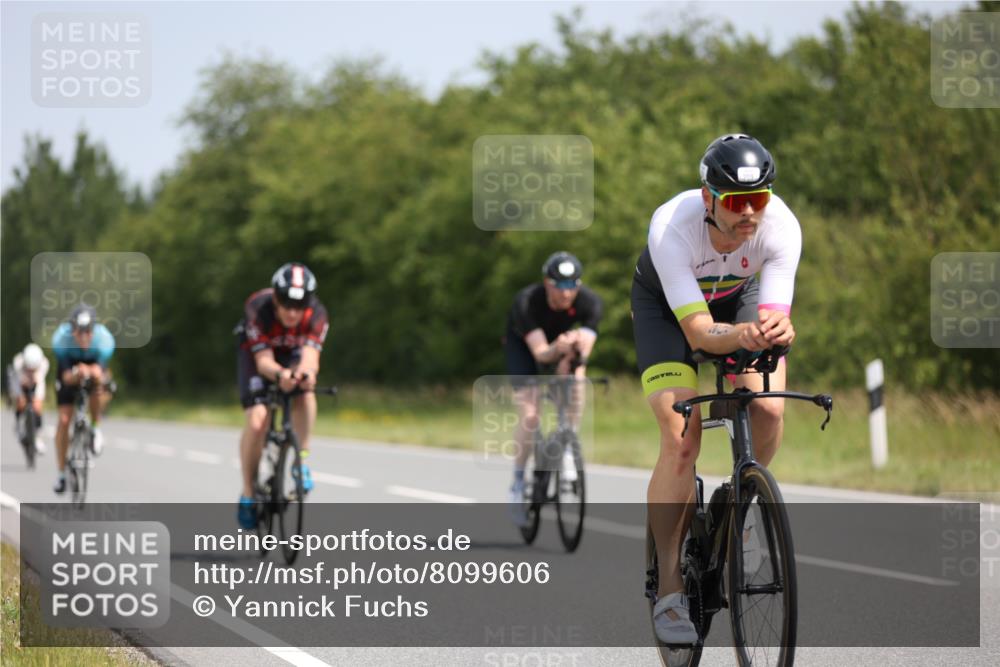 22.06.2025 - Viking Triathlon Yannick Fuchs http://msf.ph/oto/8099606 22.06.2025 12:02:45 Radfahren 18, 19, 40, 84, 122, 127, 137, 187, 209, 240, 244, 316, 317, 374, 377, 395, 428, 452, 506, 531, 630 meine-sportfotos.de