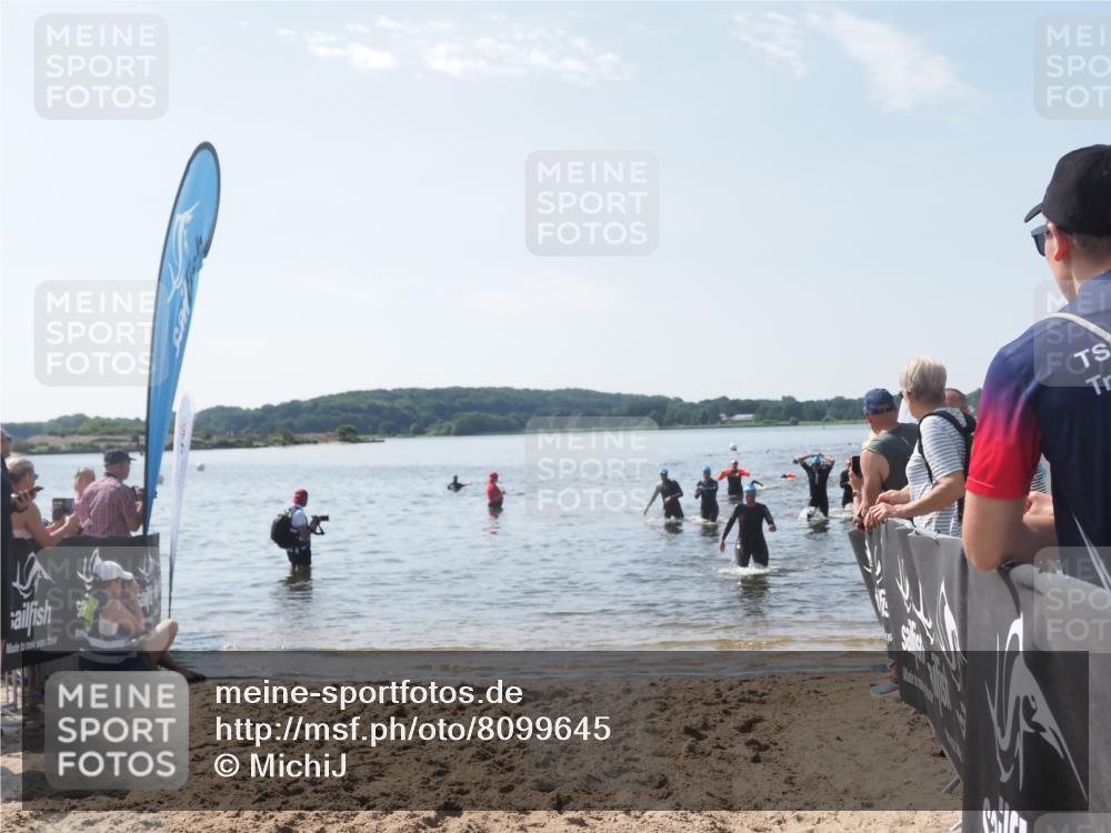 22.06.2025 - Viking Triathlon MichiJ http://msf.ph/oto/8099645 22.06.2025 10:43:56 Schwimmen 41, 249, 362, 442, 627, 637 meine-sportfotos.de
