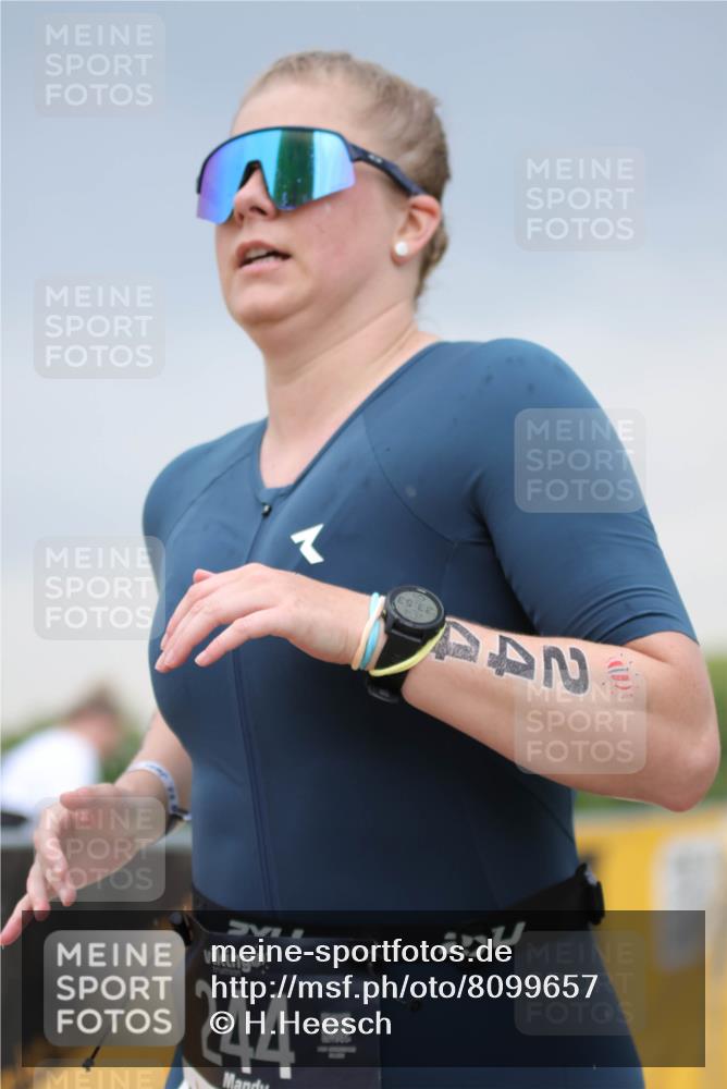 22.06.2025 - Viking Triathlon H.Heesch http://msf.ph/oto/8099657 22.06.2025 16:36:09 Laufen 244 meine-sportfotos.de