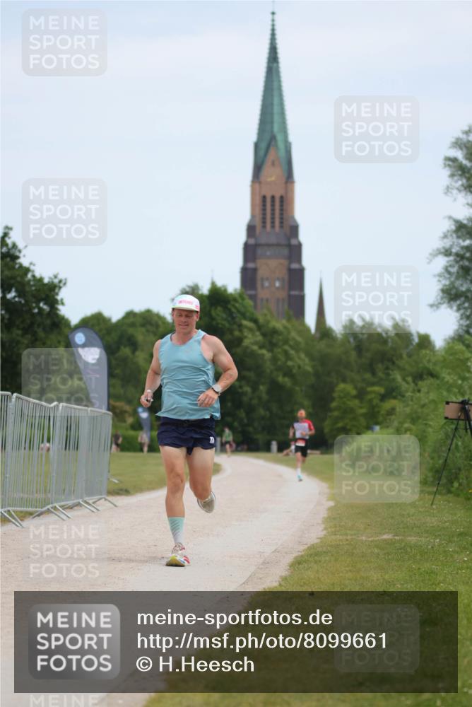 22.06.2025 - Viking Triathlon H.Heesch http://msf.ph/oto/8099661 22.06.2025 12:46:46 Laufen 617 meine-sportfotos.de