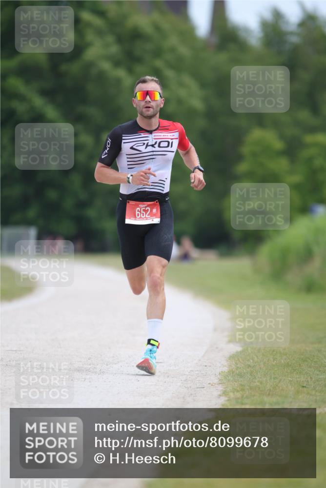 22.06.2025 - Viking Triathlon H.Heesch http://msf.ph/oto/8099678 22.06.2025 12:46:52 Laufen 652 meine-sportfotos.de