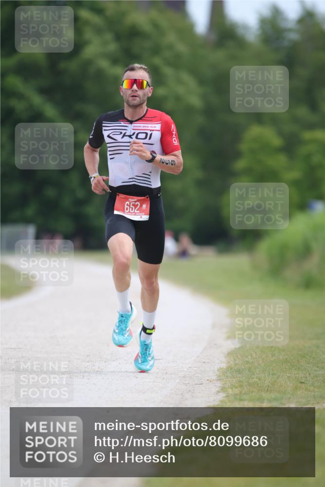 22.06.2025 - Viking Triathlon H.Heesch http://msf.ph/oto/8099686 22.06.2025 12:46:53 Laufen 652 meine-sportfotos.de