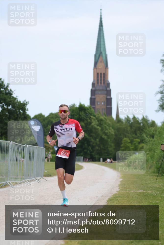 22.06.2025 - Viking Triathlon H.Heesch http://msf.ph/oto/8099712 22.06.2025 12:46:55 Laufen 652 meine-sportfotos.de