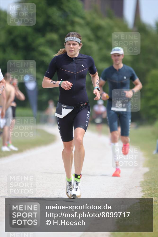 22.06.2025 - Viking Triathlon H.Heesch http://msf.ph/oto/8099717 22.06.2025 13:17:29 Laufen 10, 386, 529 meine-sportfotos.de