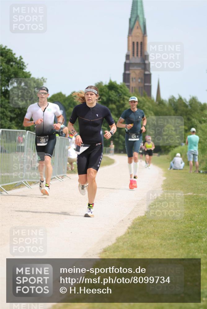 22.06.2025 - Viking Triathlon H.Heesch http://msf.ph/oto/8099734 22.06.2025 13:17:31 Laufen 10, 386, 529 meine-sportfotos.de