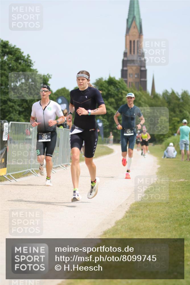 22.06.2025 - Viking Triathlon H.Heesch http://msf.ph/oto/8099745 22.06.2025 13:17:31 Laufen 10, 386, 529 meine-sportfotos.de