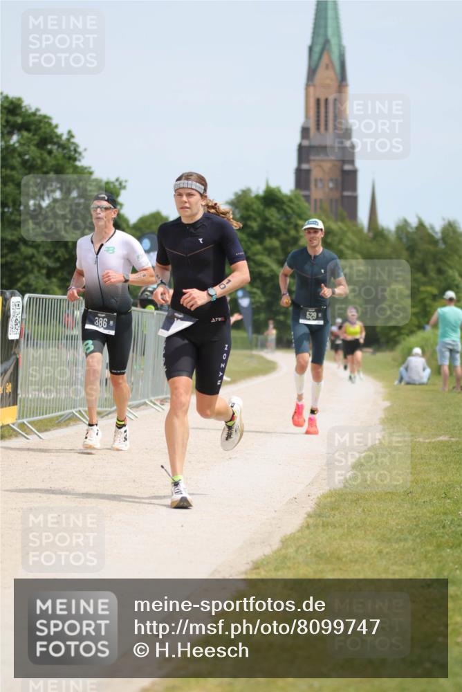 22.06.2025 - Viking Triathlon H.Heesch http://msf.ph/oto/8099747 22.06.2025 13:17:31 Laufen 10, 386, 529 meine-sportfotos.de