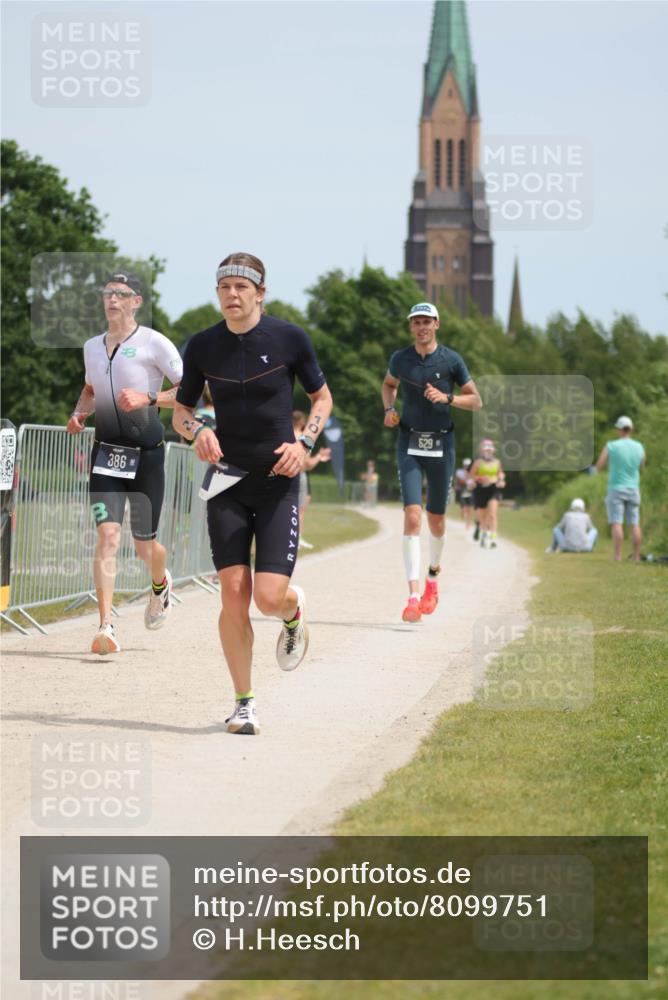 22.06.2025 - Viking Triathlon H.Heesch http://msf.ph/oto/8099751 22.06.2025 13:17:31 Laufen 10, 386, 529 meine-sportfotos.de