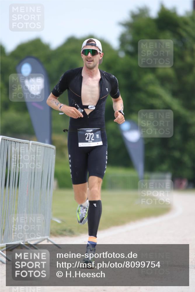 22.06.2025 - Viking Triathlon H.Heesch http://msf.ph/oto/8099754 22.06.2025 12:47:44 Laufen 176, 272 meine-sportfotos.de