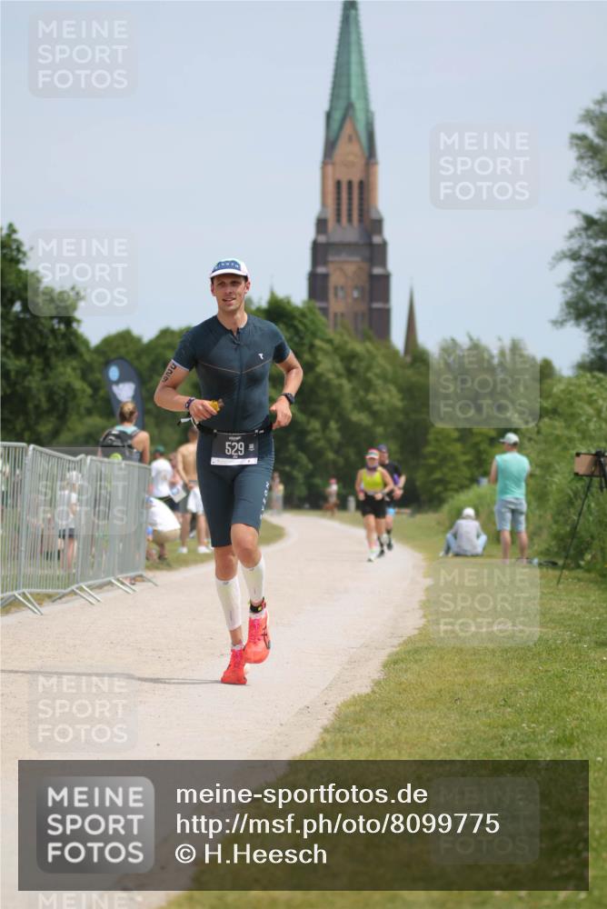 22.06.2025 - Viking Triathlon H.Heesch http://msf.ph/oto/8099775 22.06.2025 13:17:33 Laufen 10, 299, 386, 529 meine-sportfotos.de