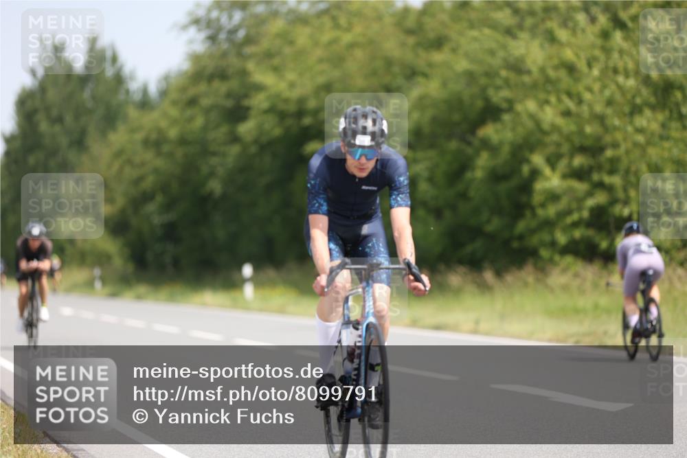 22.06.2025 - Viking Triathlon Yannick Fuchs http://msf.ph/oto/8099791 22.06.2025 12:02:48 Radfahren 19, 40, 84, 122, 127, 137, 187, 209, 240, 244, 316, 377, 395, 428, 452, 506, 531 meine-sportfotos.de