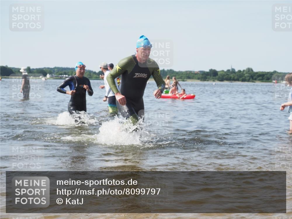 22.06.2025 - Viking Triathlon KatJ http://msf.ph/oto/8099797 22.06.2025 10:32:47 Schwimmen 208, 278, 554 meine-sportfotos.de