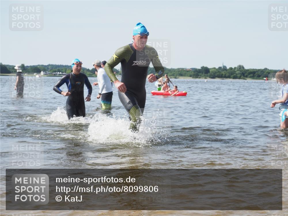 22.06.2025 - Viking Triathlon KatJ http://msf.ph/oto/8099806 22.06.2025 10:32:47 Schwimmen 208, 278, 554 meine-sportfotos.de