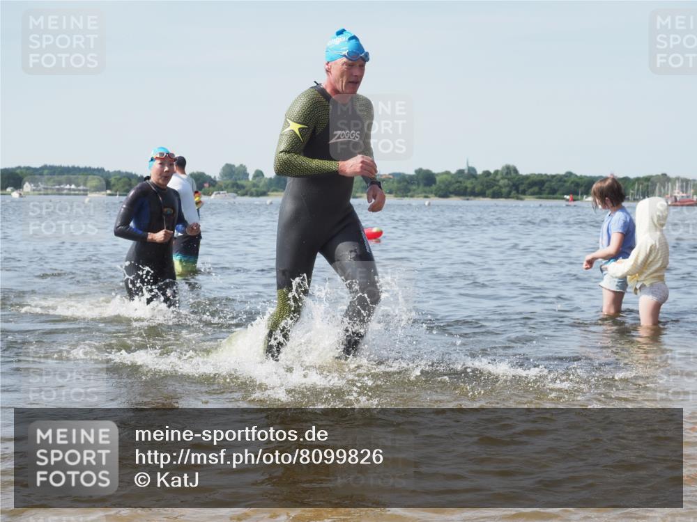 22.06.2025 - Viking Triathlon KatJ http://msf.ph/oto/8099826 22.06.2025 10:32:47 Schwimmen 208, 278, 554 meine-sportfotos.de